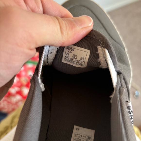 NWOT Vans Off The Wall Suede Asher DW Gray Slip-on Shoes - Picture 7 of 8